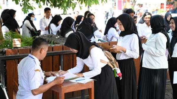 Benarkah CPNS 2026 Dibuka untuk Fresh Graduate Cek Fakta, dan Peluang Emasnya